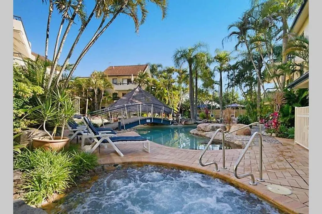 Haven On Noosa Hill - Sunset Views, Pools, Spa Нуза Хедс