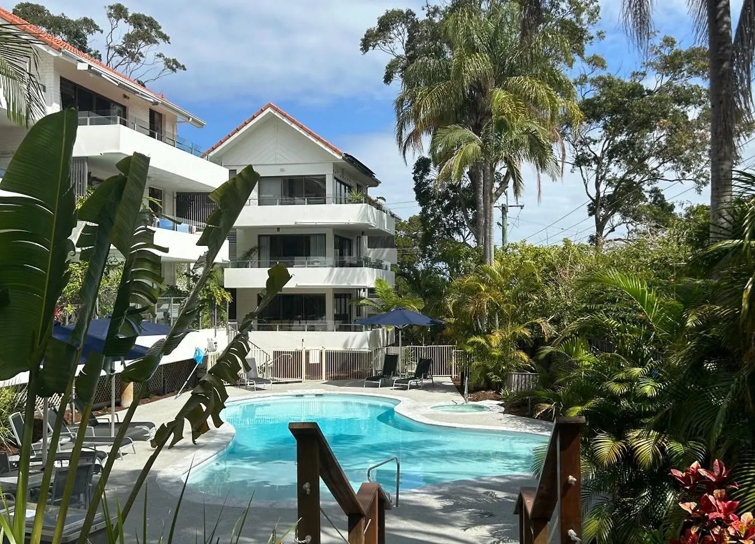 Haven On Noosa Hill - Sunset Views, Pools, Spa Австралия